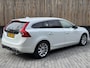 Volvo V60 2.0 D4 R-Design 181pk | Navigatie | Cruise control | Climate control | Hondenrek | Dashcam | Zwarte hemelbekleding | LED dagrijverlichting | Parkeersensoren achter