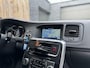 Volvo V60 2.0 D4 R-Design 181pk | Navigatie | Cruise control | Climate control | Hondenrek | Dashcam | Zwarte hemelbekleding | LED dagrijverlichting | Parkeersensoren achter