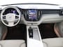 Volvo XC60 2.0 T6 Plug-in hybrid AWD Plus Bright | Panoramisch schuif/kanteldak | Stoel & stuurwielverwarming | Elektrisch verstelbare stoelen incl. geheugen | Parkassist voor & achter | | Parkassist camera | Semi elektrische trekhaak | Par