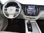 Volvo XC60 2.0 T6 Plug-in hybrid AWD Plus Bright | Panoramisch schuif/kanteldak | Stoel & stuurwielverwarming | Elektrisch verstelbare stoelen incl. geheugen | Parkassist voor & achter | | Parkassist camera | Semi elektrische trekhaak | Par