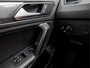 Volkswagen Tiguan 1.5 TSI ACT R-Line Highline 150Pk Automaat (PANORAMADAK, DIGITAL COCKPIT, APPLE CARPLAY, ELEK SPORTSTOELEN, LEDER, STOELVERWARMING, CAMERA, GETINT GLAS, KEYLESS, LED, ELEK ACHTERKLEP, PARKEER ASSISTENT, NIEUWSTAAT)