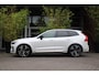 Volvo XC60 2.0 T6 Plug-in hybrid AWD Ultra Black Edition | 22" Velgen | Luchtvering | Bowers&Wilkins | Panoramadak | Pilot Assist