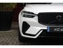 Volvo XC60 2.0 T6 Plug-in hybrid AWD Ultra Black Edition | 22" Velgen | Luchtvering | Bowers&Wilkins | Panoramadak | Pilot Assist