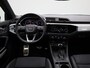 Audi Q3 35 TFSI S edition l MMI navigatie plus l Adaptive cruise control l Autom. airconditioning 3 zones l Assistentiepakket l Privacy glas l Lichtpakket ambient lighting l Apple Carplay / Android Auto l Voorverwarming en -ventilatie lTrekhaak l Stoelverwarming voorin l Autom. dimmende binnenspiegel l Audi sound system