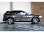 Volvo XC60 B5 Automaat Business Pro | Trekhaak | 360° parkeercamera | Adaptive cruise control | BLIS | Stoelverwarming | Stuurwielverwarming | Navigatie | Maroon lederen bekleding | Comfortstoelen |