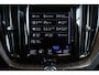 Volvo XC60 B5 Automaat Business Pro | Trekhaak | 360° parkeercamera | Adaptive cruise control | BLIS | Stoelverwarming | Stuurwielverwarming | Navigatie | Maroon lederen bekleding | Comfortstoelen |
