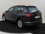 Volkswagen Tiguan 1.4 TSI eHybrid Life | Panoramadak | Achteruitrijcamera | Stoel- en stuurwielverwarming | 3-zone airco | Navigatie | Digital cockpit Pro | Adaptieve cruise control |