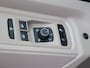 Volkswagen Multivan Bulli L2 1.5 Ehybrid 180kW 245 pk DSG 4 motion | Easy Open Pakket Basis | Trekhaak | Kunststof vloerbekleding | Navigatiesysteem '' Discover Pro'' | Privacy Plus glas (90%) vanaf B-stijl |