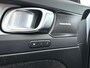 Volvo XC40 B4 Aut. Plus Dark | Stoel- en Stuurverwarming | Harman Kardon | Parkeercamera | Trekhaak