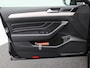 Volkswagen Passat Variant 1.5 TSi 150 Pk Automaat R-Line Business + | Panorama Dak | Carplay | Elektrische Achterklep | Stoel Verwarming | Leder Alcantara Bekleding | Full LED | 17 Inch | 53.430 km!!