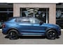 Lynk & Co 01 1.5 BLACKLINE + STUURVERWARMING! 360-CAMERA STUUR/STOELVERW. ROLHOES PANO/SCHUIF MEMORY INFINITY DAB NAVI CARPLAY ELEK.ACHTERKLEP 20"LMV