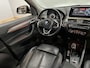 BMW X1 sDrive20i VDL Nedcar Edition X Line | Airco ECC | LED | Trekhaak | Leer | Head Up | Camera | Sfeer | Cruise Control | Stoelverwarming | Isofix | NAP |