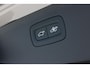 Volvo XC90 T8 Automaat Plug-in hybrid AWD Ultra Bright Verwarmbare voorstoelen | Ventileerbare voorstoelen | Verwarmbaar stuurwiel | Verwarmbare achterbank | Premium audio by Bowers & Wilkins | Luchtvering | Rondom zichtcamera | 20 inch Lichtmetalen velgen | Alarmklasse 3