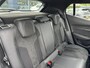 Peugeot e-2008 EV GT Pack 136 PK Automaat | 12-2022 Auto | Meest Complete Uitvoering | Glazen Schuif-Kanteldak | 18" Lichtmetalen Velgen | Navigatie | Alcantara Stoelen | Stoelverwarming | Climate Control | Adaptieve Cruise Control | Camera | Hoge Zitpositie |