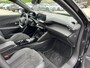 Peugeot e-2008 EV GT Pack 136 PK Automaat | 12-2022 Auto | Meest Complete Uitvoering | Glazen Schuif-Kanteldak | 18" Lichtmetalen Velgen | Navigatie | Alcantara Stoelen | Stoelverwarming | Climate Control | Adaptieve Cruise Control | Camera | Hoge Zitpositie |