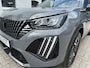Peugeot 2008 1.2 Hybrid 145 PK Allure € 6500 DEMO VOORDEEL| Automaat | 2025 Auto | Navigatie via Telefoon | Adaptieve Cruise Control | 360 Graden Camera | Parkeersensoren V+A | Hoge Zitpositie | Hybride Elektrisch rijden met Automaat | Climate Control | Stoelverwarming | LED Verlichting | 17" Lichtmetalen Velgen |