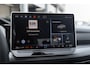 Volkswagen Golf Life Edition eHybrid | 'App-Connect' draadloze smartphone integratie | Achterbank in ongelijke delen neerklapbaar incl. middenarmsteun en doorlaadmogelijkheid | Afstandscontrolesysteem (Front Assist)