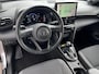 Toyota Yaris Cross 1.5 Hybrid 115 Dynamic / Tot 10 jaar Garantie* / Stuur-, stoel- en voorruitverwarming / Apple Carplay Android Auto / Adaptieve cruise control / Climate control / Achteruitrijcamera /