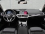 BMW 3-Serie 318i/ CARPLAY/ LIVE COCKPIT/ SHADOW LINE/ 19INCH VELGEN/ SPORTSTOELEN
