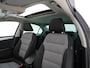 Volkswagen Jetta 1.4 TSI Hybrid Highline Executive-Pack Aut. *PANO | BI-XENON | NAVI-FULLMAP | CAMERA | HEATED-COMFORTSEATS | ECC | PDC | PRIVACY-GLASS | CRUISE | RADIO-CD | SHIFT-PADDLES | 17''ALU*