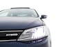 Volkswagen Jetta 1.4 TSI Hybrid Highline Executive-Pack Aut. *PANO | BI-XENON | NAVI-FULLMAP | CAMERA | HEATED-COMFORTSEATS | ECC | PDC | PRIVACY-GLASS | CRUISE | RADIO-CD | SHIFT-PADDLES | 17''ALU*
