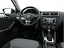 Volkswagen Jetta 1.4 TSI Hybrid Highline Executive-Pack Aut. *PANO | BI-XENON | NAVI-FULLMAP | CAMERA | HEATED-COMFORTSEATS | ECC | PDC | PRIVACY-GLASS | CRUISE | RADIO-CD | SHIFT-PADDLES | 17''ALU*