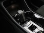 Volvo XC40 B4 AWD 211pk R-Design / Nubuck / Camera achter / Trekhaak / BLIS / ACC / Elektr. Achterklep / Alarm klasse 3 / Lane Keeping Aid / Verw. Voorruit /