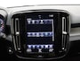 Volvo XC40 B4 AWD 211pk R-Design / Nubuck / Camera achter / Trekhaak / BLIS / ACC / Elektr. Achterklep / Alarm klasse 3 / Lane Keeping Aid / Verw. Voorruit /