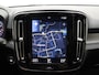 Volvo XC40 B4 AWD 211pk R-Design / Nubuck / Camera achter / Trekhaak / BLIS / ACC / Elektr. Achterklep / Alarm klasse 3 / Lane Keeping Aid / Verw. Voorruit /