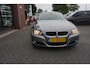 BMW 3-Serie Touring 316I BUSINESSLINE ORIGINEEL NEDERLANDS NAVIGATIE TREKHAAK ECC AIRCO CRUISECONTROL BLUETOOTH PARKEERSENSOREN 18INCH 4X ELECTR.RAMEN-SPIEGELS