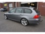 BMW 3-Serie Touring 316I BUSINESSLINE ORIGINEEL NEDERLANDS NAVIGATIE TREKHAAK ECC AIRCO CRUISECONTROL BLUETOOTH PARKEERSENSOREN 18INCH 4X ELECTR.RAMEN-SPIEGELS