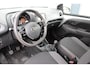 Toyota Aygo 1.0-70pk VVT-i x-fun 5drs. Keurige Toyota Aygo 5drs. Slechts 24,- wegenbelasting per mnd.  Airco, metallic lak, 5 deuren, ABS/ESP, telefoonvoorb., USB, elektr. ramen voor, centr. vergr. afst. bed.