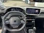 Peugeot 208 1.2 Turbo 100 PK Allure 6-Bak | Navigatie via Telefoon | Stoelverwarming | 360 Graden Camera | Adaptieve Cruise Control | LED Verlichting | Climate Control | Dode Hoek Detectie | Voor + Achter Parkeersensoren | 16" Lichtmetalen Velgen |