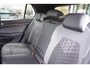 Volkswagen Golf 1.5 eTSI R-Line | Automaat | CarPlay| Vol opties | Digitaal | 18 inch | Dealerauto | Inruil mogelijk