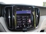 Volvo XC60 T6 AWD Recharge Inscription | Panoramadak met schuif-/kantelfunctie | Premium audio by Harman Kardon | Verwarmbare voorstoelen en stuurwiel | Adaptive Cruise Control & Pilot Assist | Park Assist voor en achter & Camera achter |