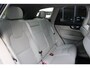 Volvo XC60 T6 AWD Recharge Inscription | Panoramadak met schuif-/kantelfunctie | Premium audio by Harman Kardon | Verwarmbare voorstoelen en stuurwiel | Adaptive Cruise Control & Pilot Assist | Park Assist voor en achter & Camera achter |