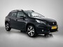 Peugeot 2008 SUV GT-Line 130 pk Automaat | Navigatie | Glazen Panoramadak | Verwarmde Sportstoelen | LED Dagrijverlichting | Lederen Stuurwiel | Climate Control | Cruise Control | 17" Lichtmetalen Velgen | Apple Carplay/Android Auto |