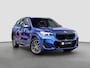 BMW X1 SDrive20i M-Sport | 360 | Head Up | Sfeer | Carplay | ACC | Dealer onderhouden | Elektr. achterklep | 2.0i
