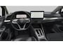 Volkswagen Golf Life Edition eHybrid | 'App-Connect' draadloze smartphone integratie | Achterbank in ongelijke delen neerklapbaar incl. middenarmsteun en doorlaadmogelijkheid | Achteruitrijcamera (Rear View)