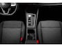 Volkswagen Golf Life Edition eHybrid | 'App-Connect' draadloze smartphone integratie | Achterbank in ongelijke delen neerklapbaar incl. middenarmsteun en doorlaadmogelijkheid | Achteruitrijcamera (Rear View)