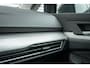 Volkswagen Golf Life Edition eHybrid | 'App-Connect' draadloze smartphone integratie | Achterbank in ongelijke delen neerklapbaar incl. middenarmsteun en doorlaadmogelijkheid | Afstandscontrolesysteem (Front Assist)