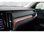 Volvo V60 Cross Country 2.0 D4 AWD Intro Edition | Adaptive Cruise Control | Stuur/Stoelverwarming | Trekhaak | Apple Carplay/Android Auto | Climate Control |