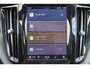 Volvo XC60 T6 Recharge AWD Ultra Black Edition - LONG RANGE - Panorama/schuifdak - IntelliSafe Assist & Surround - 360º Camera - Harman/Kardon audio - Adaptieve LED koplampen - Verwarmde voorstoelen & stuur - Parkeersensoren voor & achter - Elektr. bedienb. voorstoelen met geheugen - Head up display - Draadloze tel. lader - Extra getint glas - 21' LMV