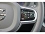 Volvo XC60 T6 Recharge AWD Ultra Black Edition - LONG RANGE - Panorama/schuifdak - IntelliSafe Assist & Surround - 360º Camera - Harman/Kardon audio - Adaptieve LED koplampen - Verwarmde voorstoelen & stuur - Parkeersensoren voor & achter - Elektr. bedienb. voorstoelen met geheugen - Head up display - Draadloze tel. lader - Extra getint glas - 21' LMV
