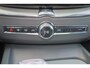 Volvo XC60 T6 Recharge AWD Ultra Black Edition - LONG RANGE - Panorama/schuifdak - IntelliSafe Assist & Surround - 360º Camera - Harman/Kardon audio - Adaptieve LED koplampen - Verwarmde voorstoelen & stuur - Parkeersensoren voor & achter - Elektr. bedienb. voorstoelen met geheugen - Head up display - Draadloze tel. lader - Extra getint glas - 21' LMV