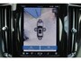 Volvo XC60 T6 Recharge AWD Ultra Black Edition - LONG RANGE - Panorama/schuifdak - IntelliSafe Assist & Surround - 360º Camera - Harman/Kardon audio - Adaptieve LED koplampen - Verwarmde voorstoelen & stuur - Parkeersensoren voor & achter - Elektr. bedienb. voorstoelen met geheugen - Head up display - Draadloze tel. lader - Extra getint glas - 21' LMV