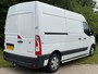 Renault Master 2.3 dCi 135 T35 L2H2 Work Edition | Trekhaak | All-Season Banden | Betimmering | Sidebars