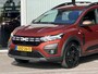 Dacia Jogger 1.6 Hybrid 140 Extreme 7p. | Navigatie | Achteruitrijcamera | DAB | Climate Control | Key-less | LED | Parkeersensoren | Cruise Control | Lichtmetaal |