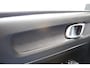 Volvo XC40 2.0 T4 | Trekhaak wegklapbaar | Cruise Control | Parkeersensoren | El. achterklep | Navigatie