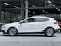 Volvo V40 Cross Country 1.5 T3 Edition+ | Navigatie | Parkeersensoren achter | Stoelverwarming |